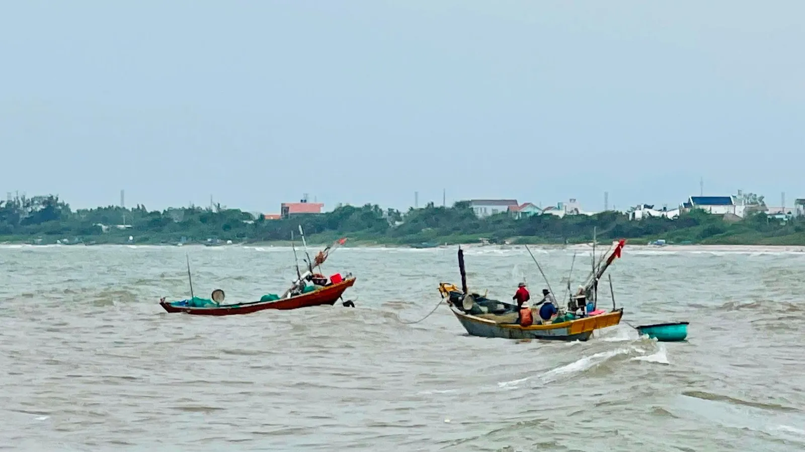 Dự báo thời tiết hôm nay 16/8: Vùng biển từ Bình Định - Cà Mau mưa rào và dông