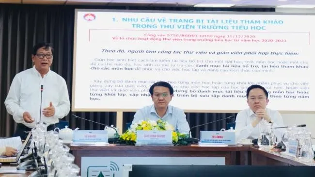 Trao tặng sách cho thư viện 50 trường Tiểu học 5 huyện ngoại thành TPHCM