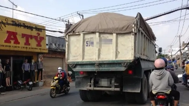 Cấm đỗ xe ngày chẵn lẻ trên đường Kha Vạn Cân, thành phố Thủ Đức