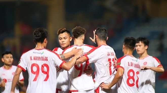 V-League 2022: Viettel vượt mặt HAGL trên BXH