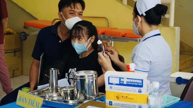 Tiêm phòng vaccine COVID-19: Những tỉnh, thành nào có tỉ lệ thấp?