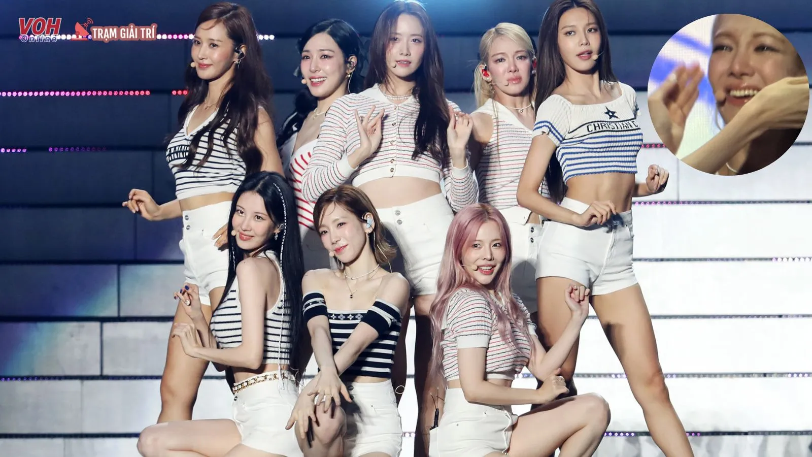 Xúc động loạt ảnh SNSD đủ 8 thành viên tại SMTown Concert