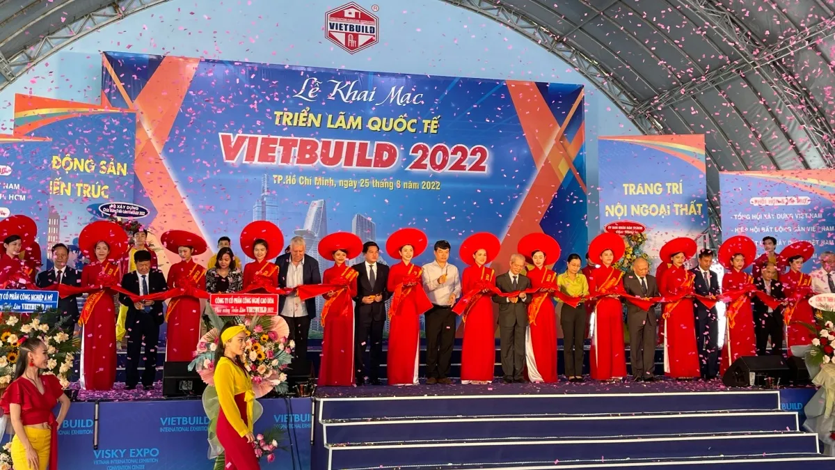 Khai mạc Triển lãm Quốc tế VIETBUILD 2022 với hơn 1.000 gian hàng