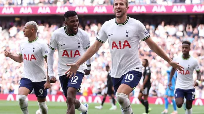 Kết quả Premier League 4/9: Tottenham bằng điểm Man City