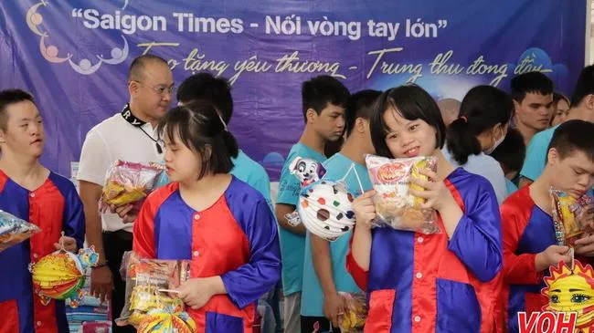 Mang Trung thu đến với trẻ em có hoàn cảnh đặc biệt
