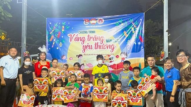 Trung thu yêu thương đến với thiếu nhi tại các cơ sở bảo trợ xã hội, khu lưu trú