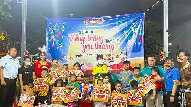 Trung thu yêu thương đến với thiếu nhi tại các cơ sở bảo trợ xã hội, khu lưu trú