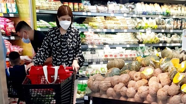 Giá cả thị trường hôm nay: Xăng dầu giảm nhiều lần, giá hàng hóa ra sao?