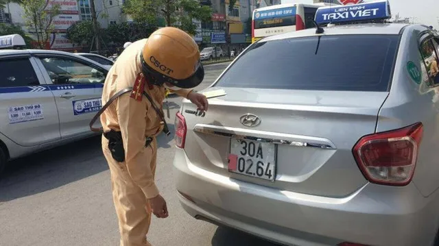 img-bgt-2021-csgt-xu-ly-mo-t-tru-o-ng-ho-p-taxi-che-bie-n-so-1662900581-width1280height720-1662944658117706457118.jpeg