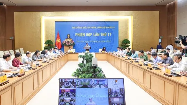 Đi từng ngõ, gõ từng nhà, rà từng đối tượng để tiêm vaccine