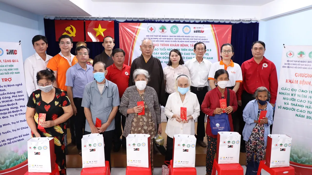 Quận 8: Gần 3 tỷ đồng chăm lo cho người cao tuổi neo đơn