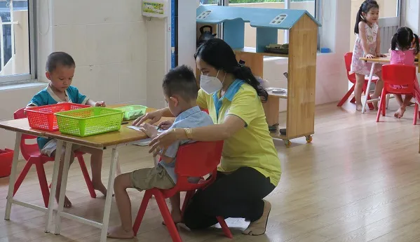 Tiêu chí cơ sở vật chất, trang thiết bị dạy học có mức độ hài lòng thấp nhất