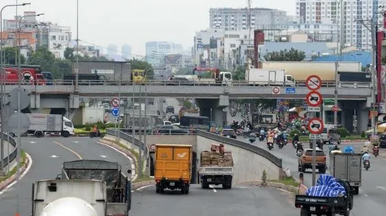 Tin nóng trưa 1/10: Nhiều loại phí vận tải được giảm từ hôm nay