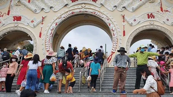TPHCM là quán quân hút khách du lịch 9 tháng qua