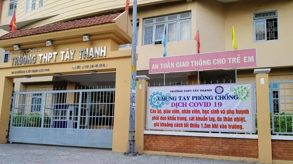 Phê bình hiệu trưởng trường Trung học phổ thông Tây Thạnh vì các khoản thu gây dư luận xã hội