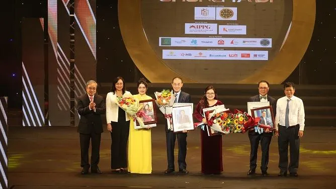 “Con đường chúng ta đi”: Con đường kinh doanh, phát triển kinh tế