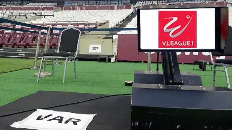 Bóng đá Việt Nam: VAR sẽ áp dụng tại V-League 2024/25