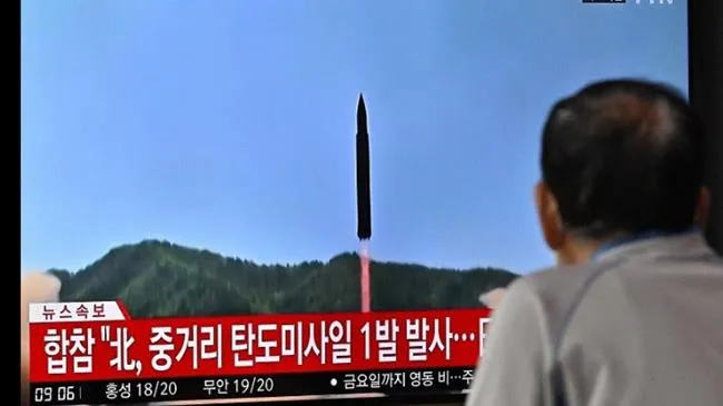 Triều Tiên tiếp tục phóng 2 tên lửa gần bờ biển phía Đông nước này