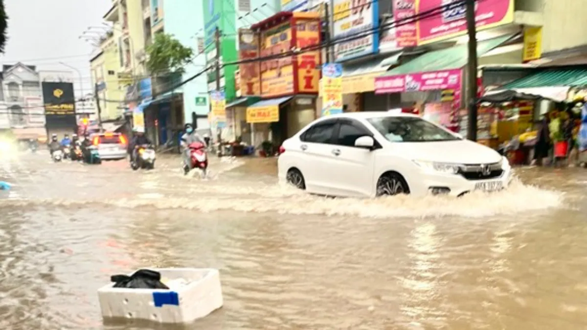 Miền Tây vào đợt triều cường lớn nhất năm, cảnh báo ngập lụt