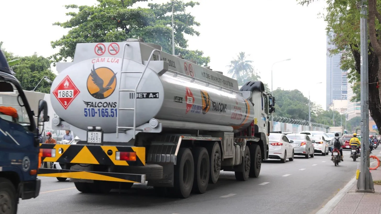 TPHCM: Đề xuất cho xe vận chuyển xăng dầu được lưu thông vào giờ cao điểm