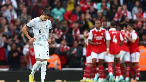 BXH Ngoại hạng Anh sau vòng 10: Liverpool đầu hàng