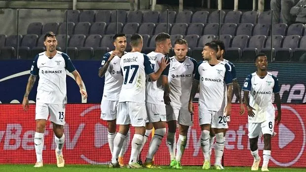 Kết quả bóng đá: Lazio vươn lên thứ 3 BXH Serie A