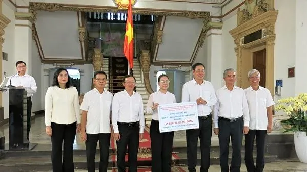 TPHCM: Cán bộ, công chức, người lao động ủng hộ Quỹ “Vì người nghèo”