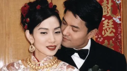 Trải qua 3 cuộc hôn nhân, Lữ Lương Vĩ hiện đang sống hạnh phúc với người vợ doanh nhân