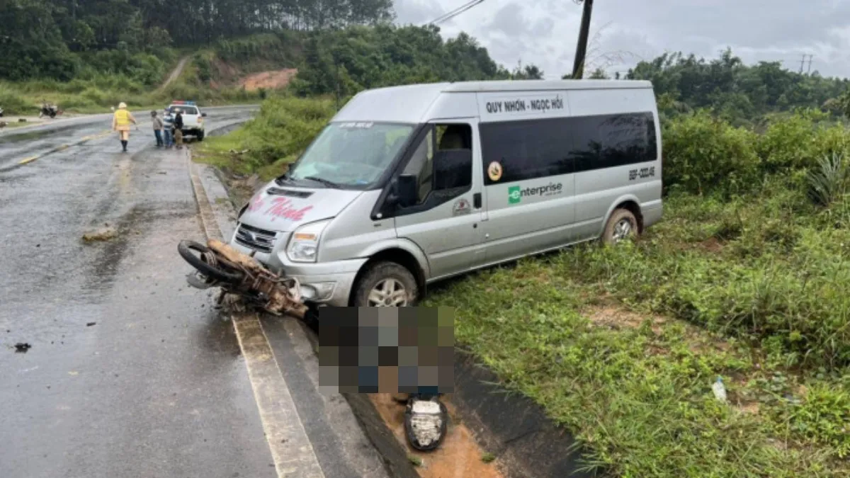 Tai nạn giao thông chiều 14/10: Xe máy bị tông lọt xuống mương thoát nước, 1 người tử vong