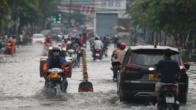 Dự báo thời tiết ngày mai (15/10): Quảng Bình đến Bình Định và khu vực Bắc Tây Nguyên có mưa to