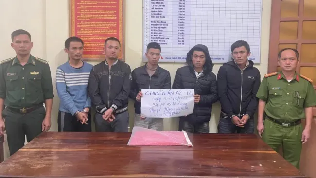 Phá đường dây buôn bán, vận chuyển 30.000 viên hồng phiến