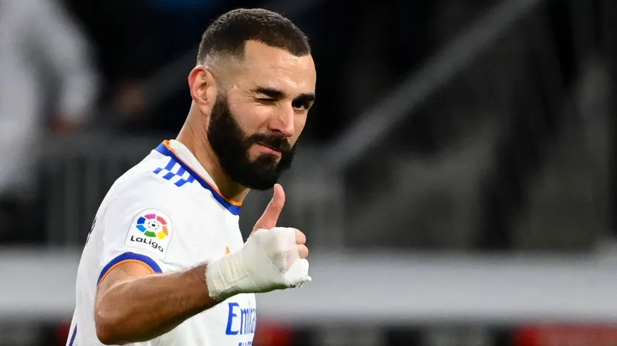 Tin tức MU: Benzema sẽ gia nhập MU hè sang năm?