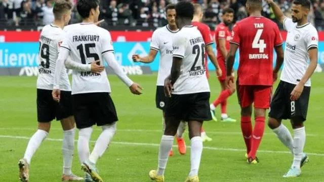 Kết quả Bundesliga: Bayern và Dortmund tạm bật khỏi Top 4