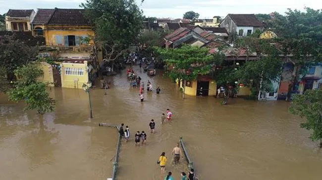 Không để người dân thiếu đói sau mưa lũ