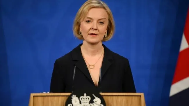 Vì sao Thủ tướng Anh Liz Truss bị kêu gọi từ chức?