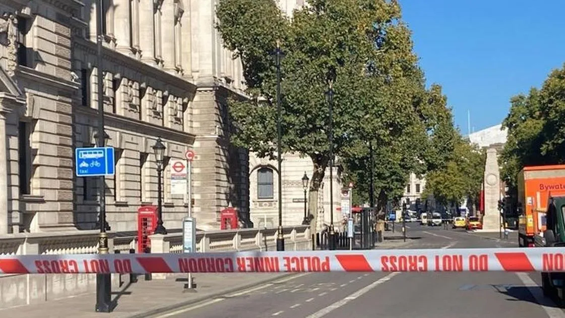 Anh: Tuyến đường trung tâm London mở cửa trở lại sau vụ phát hiện vật phẩm đáng ngờ