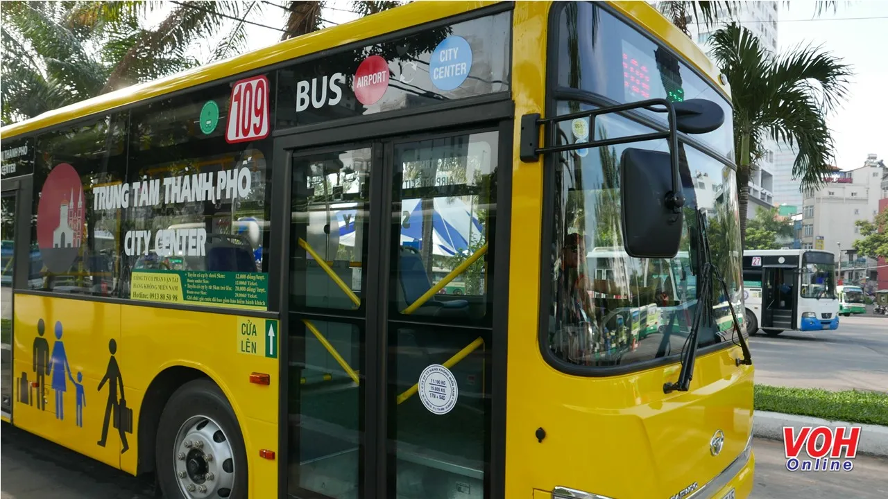 Đề xuất mở thêm 2 tuyến buýt từ công viên Gia Định và bến xe buýt Tân Phú đến sân bay Tân Sơn Nhất
