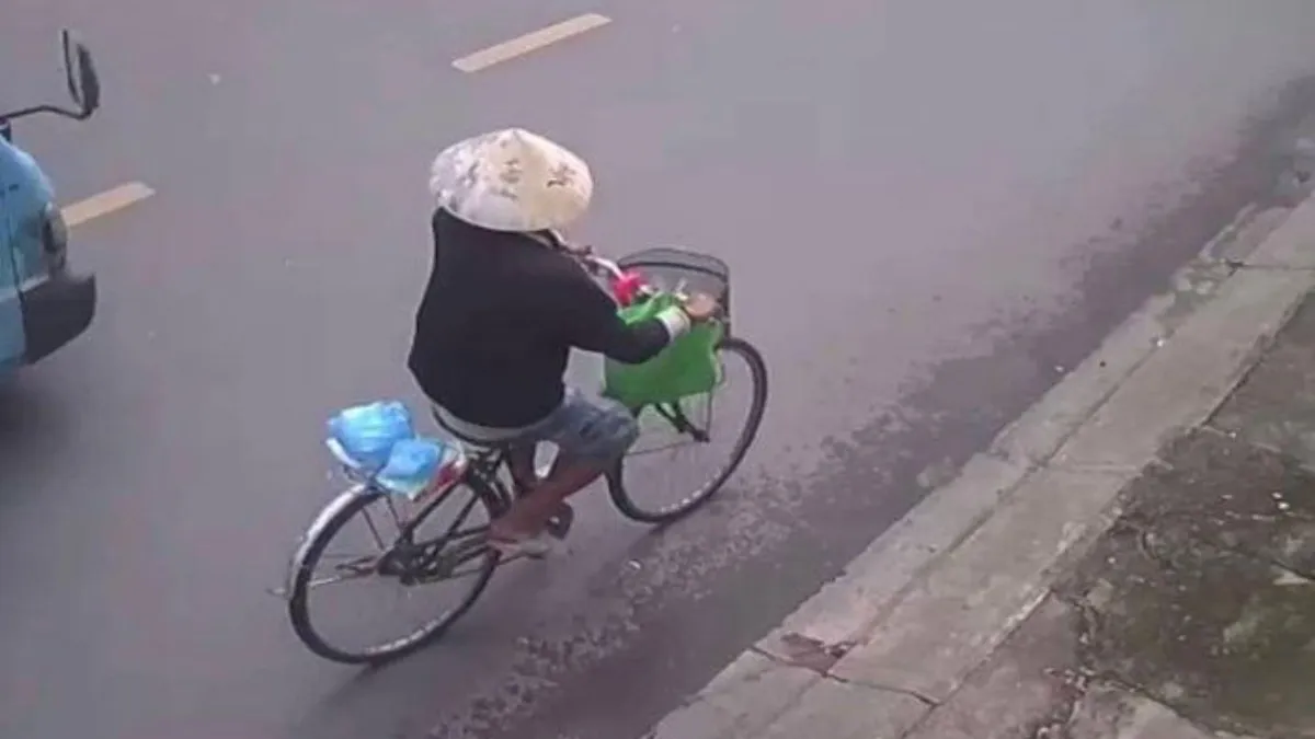 Tìm thân nhân người đàn ông đi xe đạp bị ôtô tông tử vong ở TPHCM