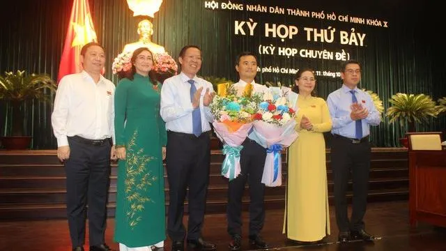 Phê chuẩn Phó Chủ tịch UBND thành phố Hồ Chí Minh và tỉnh Nghệ An