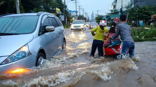 Điểm tin trưa 23/10: Triều cường đạt 1,75m, TP.HCM có thể ngập nặng