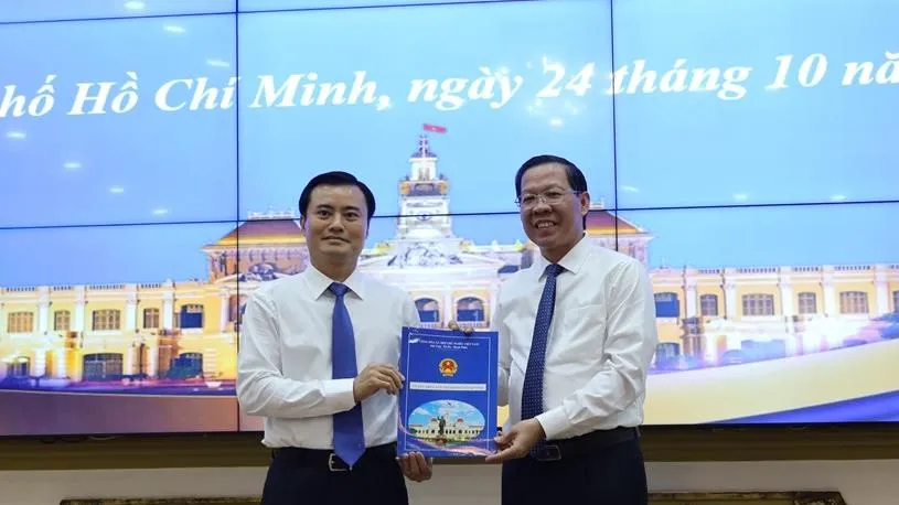 Chân dung tân Phó Chủ tịch UBND TPHCM Bùi Xuân Cường