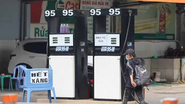 TPHCM: Lại tái diễn cây xăng hết xăng