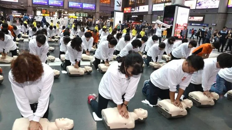 Hàn Quốc: Lượng người đăng ký học kỹ năng sơ cứu, hô hấp nhân tạo tăng mạnh sau thảm họa Itaewon