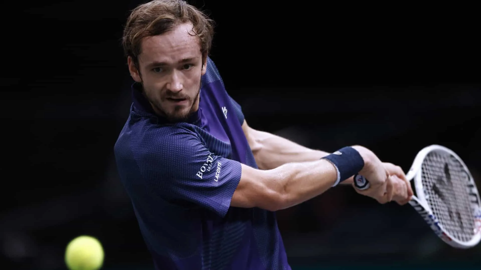 Paris Masters 2022: Medvedev dừng bước, Djokovic vào vòng 3
