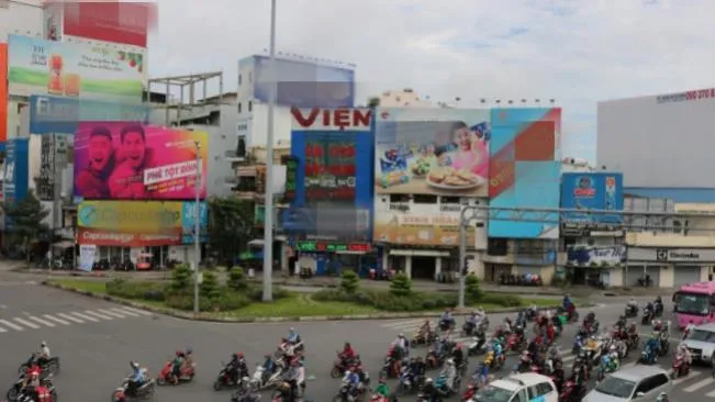 Nhiều bất cập trong quản lý quảng cáo ngoài trời