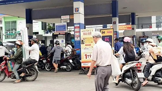 TPHCM: 65/550 cửa hàng không còn xăng để bán