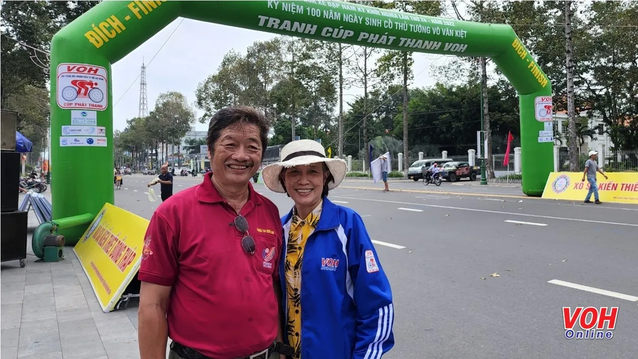 Gia đình Nguyễn Công Hải – cần mẫn tiền phương vẽ đường chỉ dẫn lộ trình các cuộc đua xe đạp