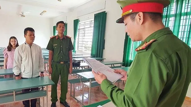 Đắk Lắk: Phó Hiệu trưởng trường cao đẳng lập hồ sơ khống bị khởi tố
