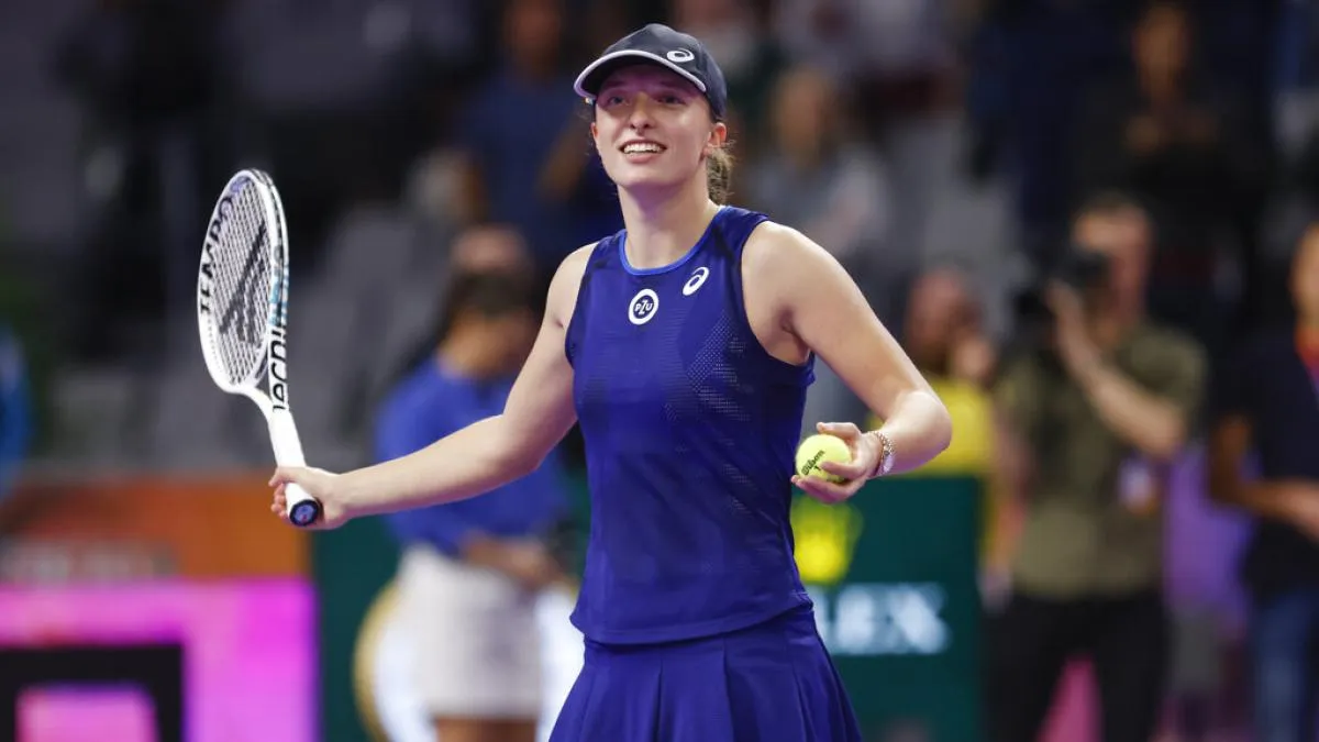 WTA Finals 2022: Iga Swiatek vào bán kết, Coco Gauff dừng bước