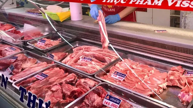 Nỗ lực đảm bảo nguồn cung thịt heo dịp Tết Quý Mão 2023